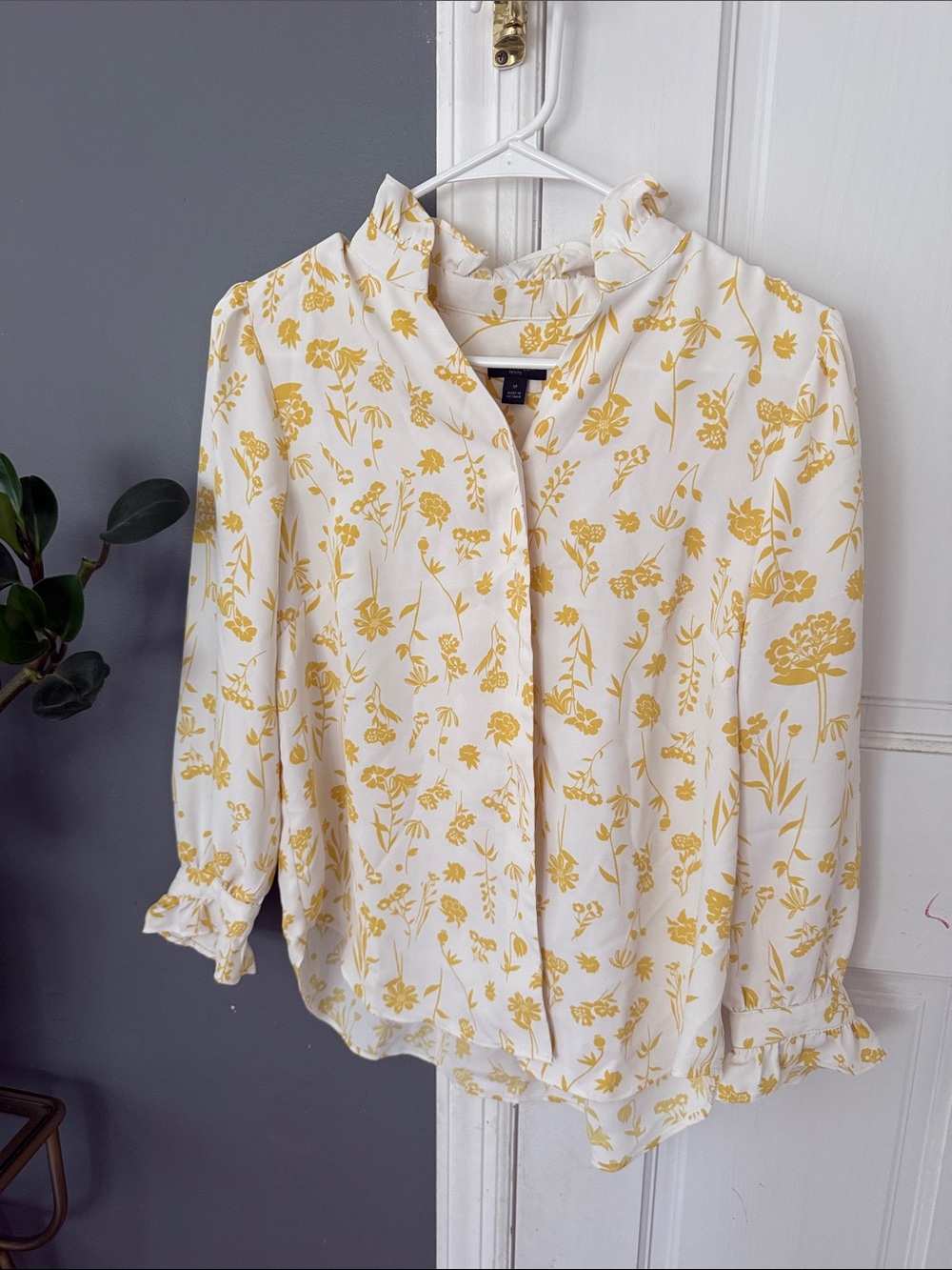 Ann Taylor White Blouse with Yellow Floral Print and Ruffle Collar
